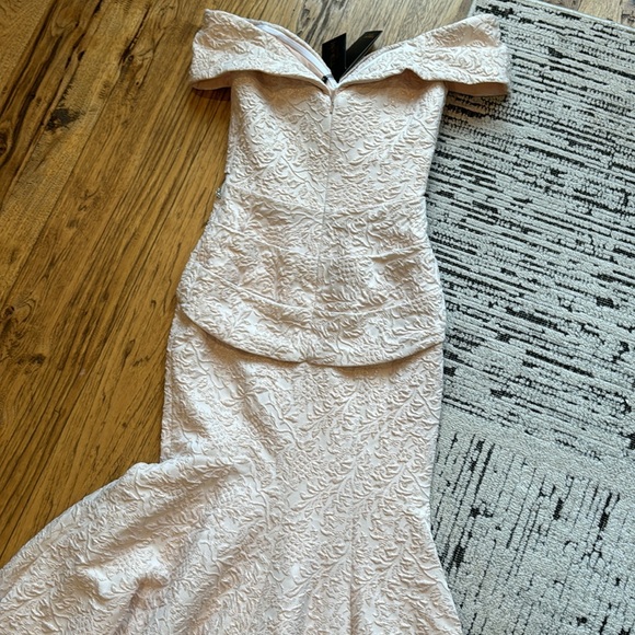 Terani Couture Gown Off-Shoulder Brocade Mother of the Bride Groom Size 4 - Picture 9 of 10